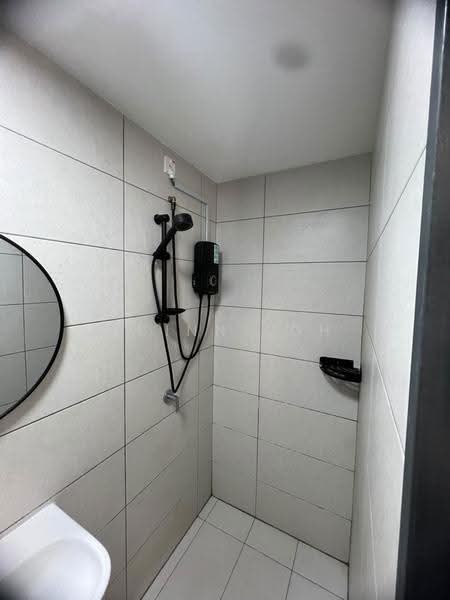 Kediaman Servis untuk Disewa di MARC Residences - Quinn Loh - Bathroom - PropertyGuru.com.my