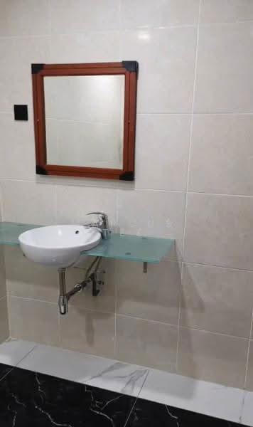 Condominium for Rent at 10 Semantan Suites - Marcus Tee - Bathroom - PropertyGuru.com.my