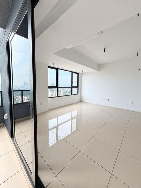 Kediaman Servis untuk Dijual di Residensi Estetik 8 (Est8) - Oscar Pong - Balcony - PropertyGuru.com.my