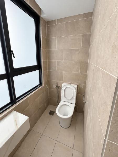 Kediaman Servis untuk Dijual di Residensi Estetik 8 (Est8) - Oscar Pong - Bathroom - PropertyGuru.com.my