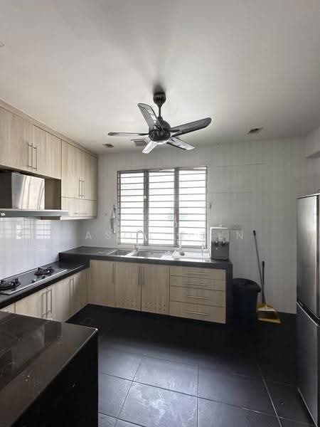 2.5-storey Terraced House for Sale in Bandar Puteri Puchong (Puchong) - Jason Tsen - Kitchen - PropertyGuru.com.my