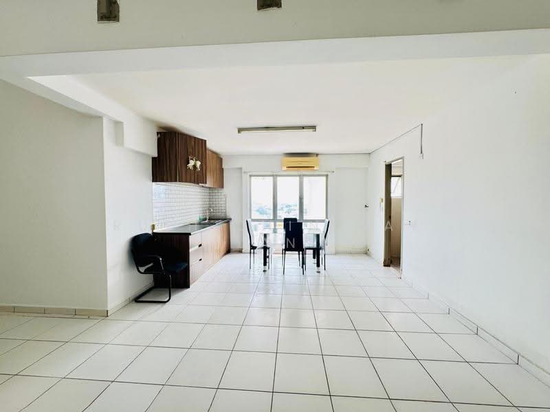 Service Residence for Sale at Axis SoHu @ Axis Pandan - Ruth Chin May Lan - Kitchen - PropertyGuru.com.my