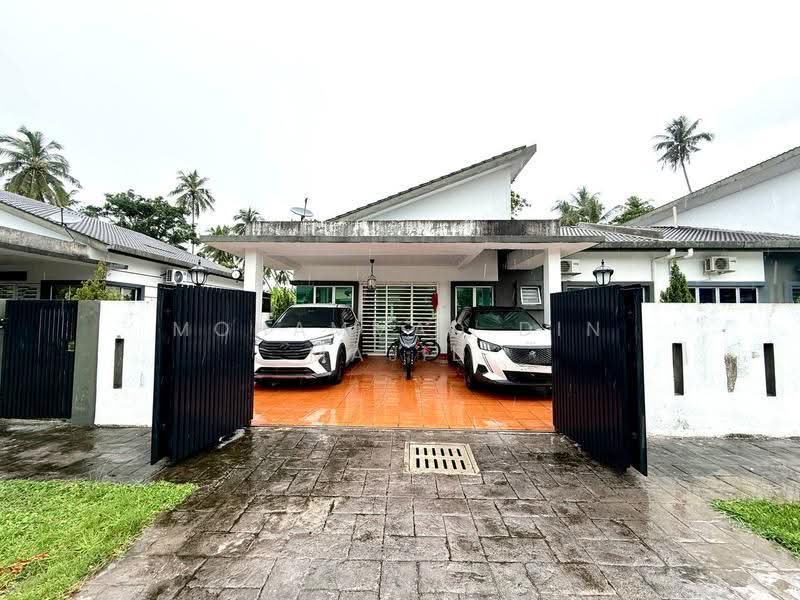 Semi-Detached House for Sale in Klang (Selangor) - Mohammad Din Majid - Exterior - PropertyGuru.com.my