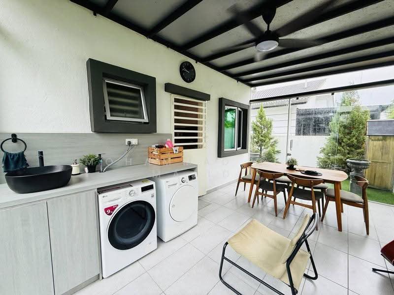 Semi-Detached House for Sale in Klang (Selangor) - Mohammad Din Majid - Dining Room - PropertyGuru.com.my