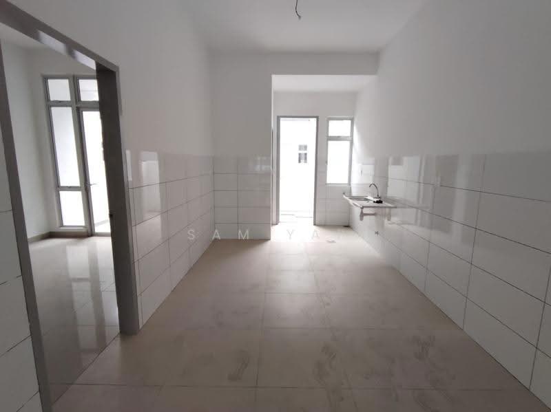2-storey Terraced House for Sale in Amverton Hills (Sungai Buloh) - Sam Yap - Kitchen - PropertyGuru.com.my