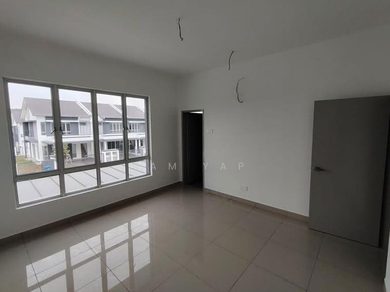 2-storey Terraced House for Sale in Amverton Hills (Sungai Buloh) - Sam Yap - Interior - PropertyGuru.com.my