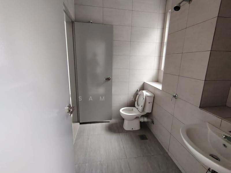 2-storey Terraced House for Sale in Amverton Hills (Sungai Buloh) - Sam Yap - Bathroom - PropertyGuru.com.my