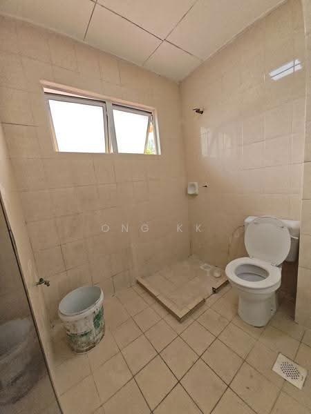 Rumah Teres untuk Dijual di TAMAN PUCHONG UTAMA (Puchong) - Ong KK - Bathroom - PropertyGuru.com.my