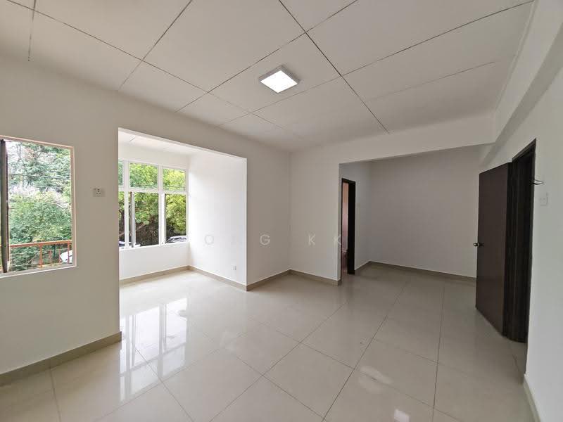 Rumah Teres untuk Dijual di TAMAN PUCHONG UTAMA (Puchong) - Ong KK - Living Room - PropertyGuru.com.my