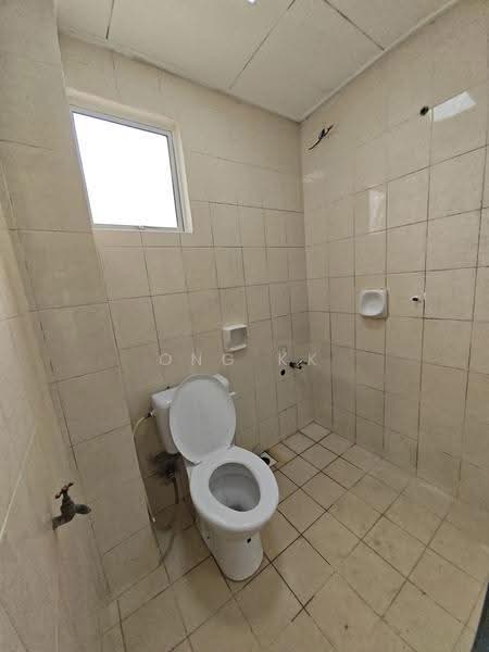 Rumah Teres untuk Dijual di TAMAN PUCHONG UTAMA (Puchong) - Ong KK - Bathroom - PropertyGuru.com.my