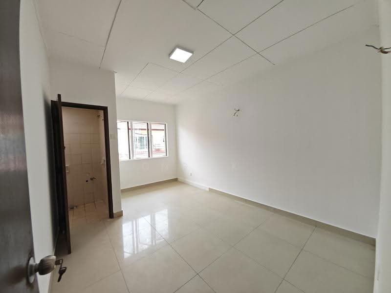 Rumah Teres untuk Dijual di TAMAN PUCHONG UTAMA (Puchong) - Ong KK - Interior - PropertyGuru.com.my