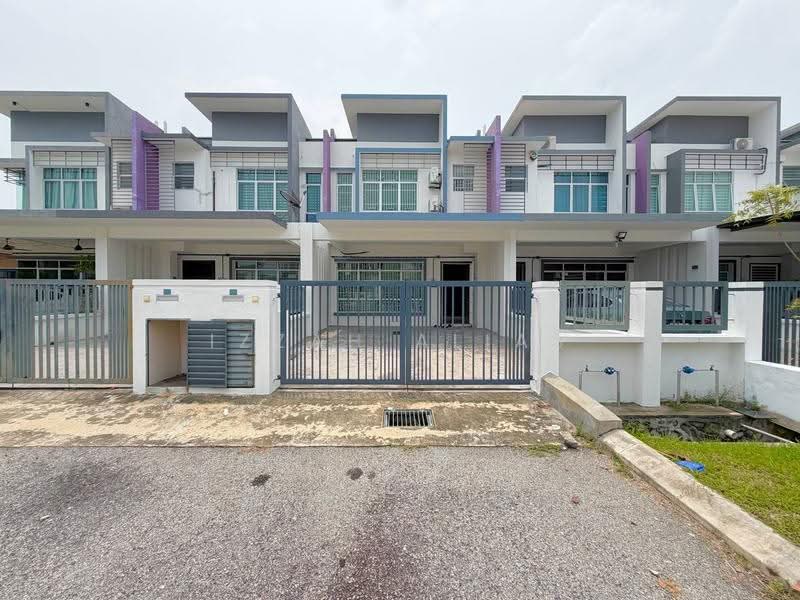 Rumah Teres 2-Tingkat untuk Dijual di Puncak Alam (Selangor) - Izzah Alias - Exterior - PropertyGuru.com.my