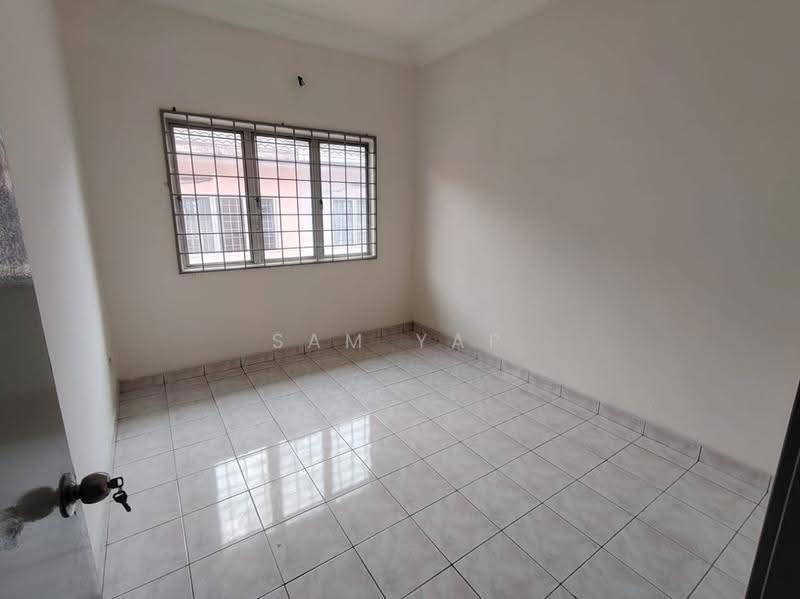 2-storey Terraced House for Sale in Taman Sri Putra Mas (Sungai Buloh) - Sam Yap - Interior - PropertyGuru.com.my