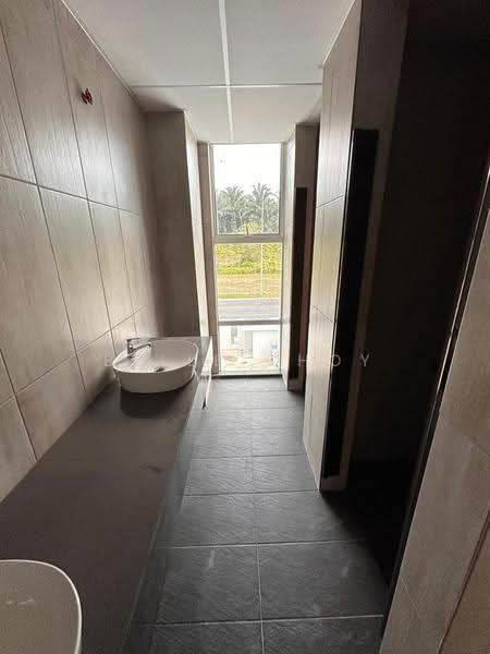 Semi-D Factory for Sale in Taman Desa Cemerlang (Ulu Tiram) - Belle Choy - Bathroom - PropertyGuru.com.my