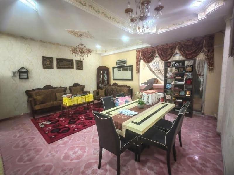 2-storey Terraced House for Sale in Taman Baiduri (Seremban) - Elisa Yap - Living Room - PropertyGuru.com.my