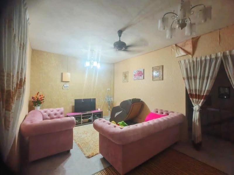 2-storey Terraced House for Sale in Taman Baiduri (Seremban) - Elisa Yap - Living Room - PropertyGuru.com.my