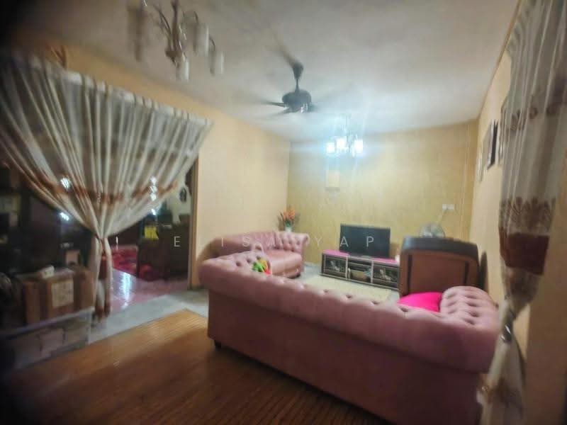 2-storey Terraced House for Sale in Taman Baiduri (Seremban) - Elisa Yap - Living Room - PropertyGuru.com.my