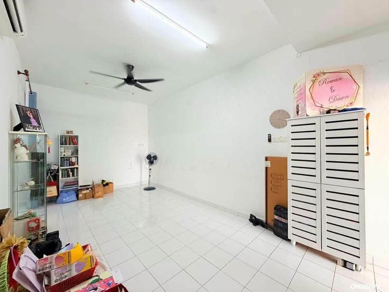 Rumah Teres 1-Tingkat untuk Dijual di Klang (Selangor) - Joel Sia - Living Room - PropertyGuru.com.my