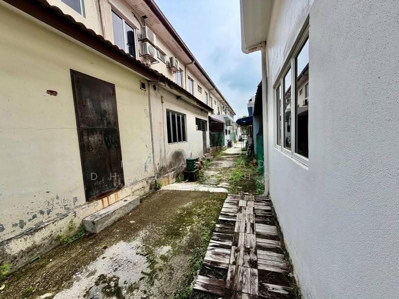 2-storey Terraced House for Sale in Seksyen 7 (Shah Alam) - Muhammad Ridhwan Mohd Huzairi - Exterior - PropertyGuru.com.my