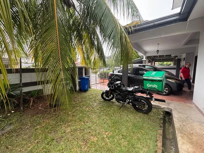 Rumah Berkembar untuk Dijual di Taman Desa Alam (Shah Alam) - Ashraff Daniel - Exterior - PropertyGuru.com.my
