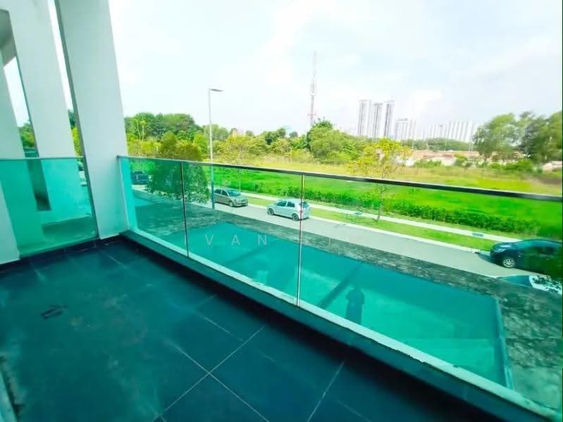 Rumah Teres 3-Tingkat untuk Dijual di Bandar Nusaputra (Puchong) - Ivan Lim - Balcony - PropertyGuru.com.my