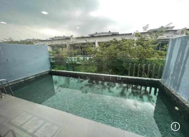 Rumah Teres 3-Tingkat untuk Dijual di Bandar Nusaputra (Puchong) - Ivan Lim - Pool - PropertyGuru.com.my