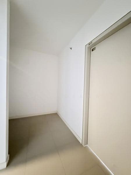 Service Residence for Sale at The Pulse Residence - Aika Diana - Entrance - PropertyGuru.com.my