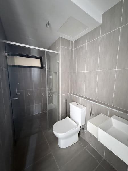 Service Residence for Sale at The Pulse Residence - Aika Diana - Bathroom - PropertyGuru.com.my