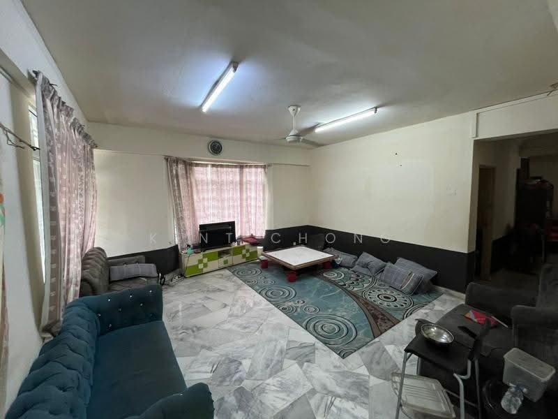 Rumah Banglo untuk Dijual di Taman Tasik Semenyih (Semenyih) - Kent Chong - Living Room - PropertyGuru.com.my