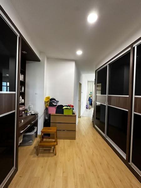 Kondominium untuk Dijual di The View Condominium - John Cheah - Corridor - PropertyGuru.com.my