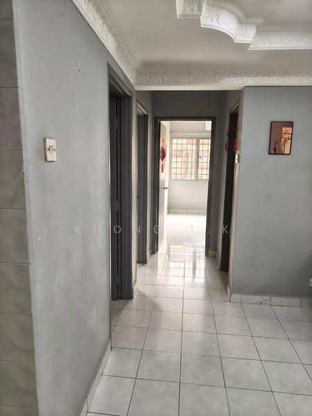 Apartment for Rent at Pangsapuri Sri Kemuning - Khong T.K - Corridor - PropertyGuru.com.my