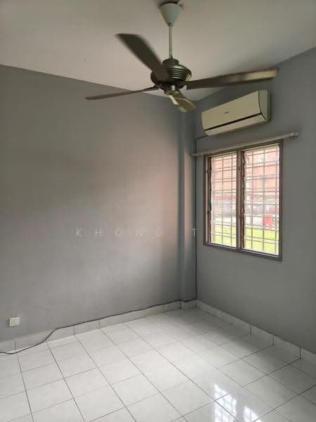 Apartment for Rent at Pangsapuri Sri Kemuning - Khong T.K - Bedroom #2 - PropertyGuru.com.my