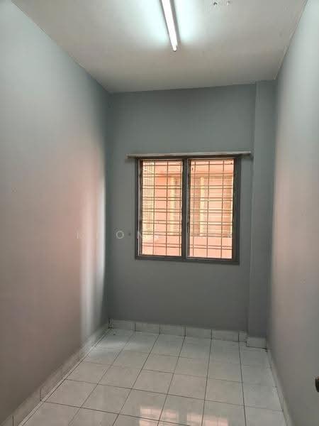 Apartment for Rent at Pangsapuri Sri Kemuning - Khong T.K - Bedroom #3 - PropertyGuru.com.my