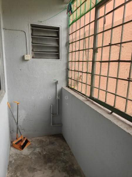 Apartment for Rent at Pangsapuri Sri Kemuning - Khong T.K - Balcony - PropertyGuru.com.my