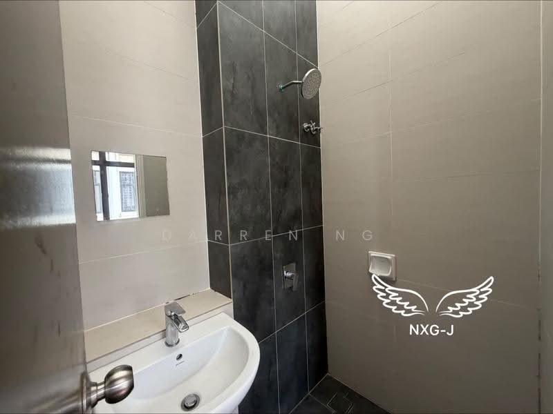 3-storey Terraced House for Sale in Shah Alam (Selangor) - Darren Ng - Bathroom - PropertyGuru.com.my