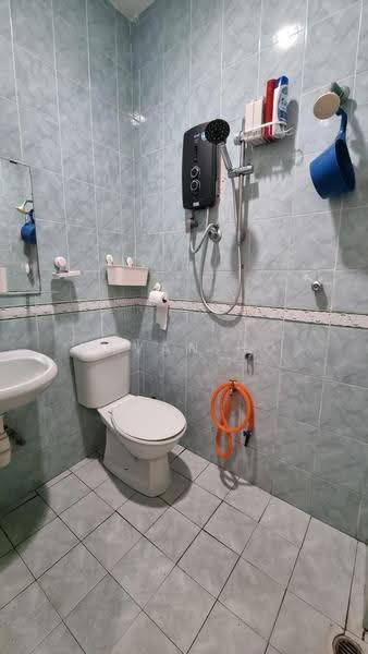 Rumah Teres 2-Tingkat untuk Dijual di Taman Overseas Union (Taman Oug) (Jalan Klang Lama (Old Klang Road)) - Kavan Ho - Bathroom - PropertyGuru.com.my