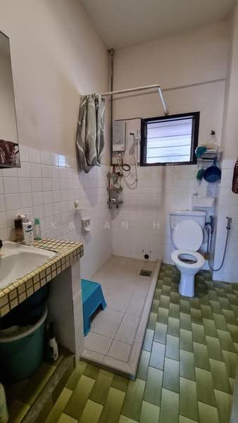Rumah Teres 2-Tingkat untuk Dijual di Taman Overseas Union (Taman Oug) (Jalan Klang Lama (Old Klang Road)) - Kavan Ho - Bathroom - PropertyGuru.com.my