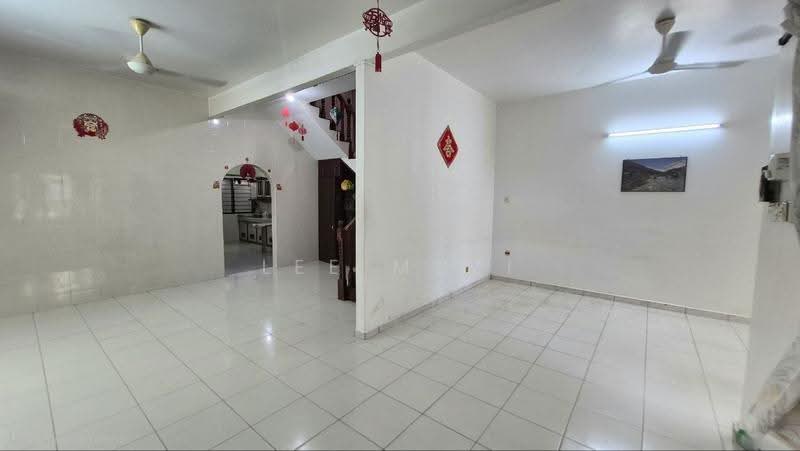 2-storey Terraced House for Sale in Ipoh Garden (Ipoh) - Lee Muzi - Living Room - PropertyGuru.com.my
