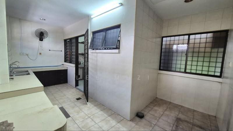 2-storey Terraced House for Sale in Ipoh Garden (Ipoh) - Lee Muzi - Kitchen - PropertyGuru.com.my