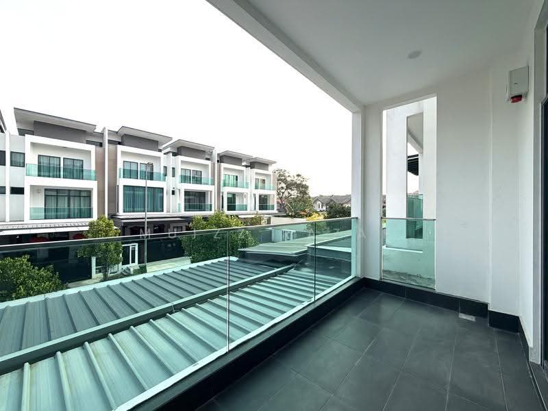 2.5-storey Terraced House for Sale in Nusaputra Timur (Puchong) - Muizz Razak - PropertyGuru.com.my