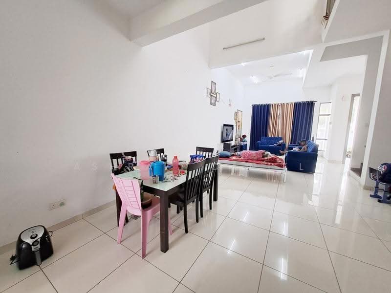 3-storey Terraced House for Sale in Alam Impian (Shah Alam) - Ashraff Daniel - Living Room - PropertyGuru.com.my