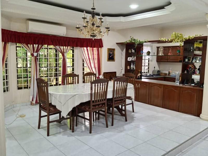 Bungalow House for Sale in Seksyen 4 (Petaling Jaya) - F.Ronikom Francis - Dining Room - PropertyGuru.com.my