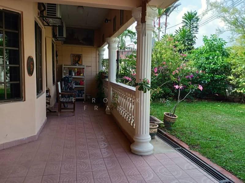 Bungalow House for Sale in Seksyen 4 (Petaling Jaya) - F.Ronikom Francis - Exterior - PropertyGuru.com.my