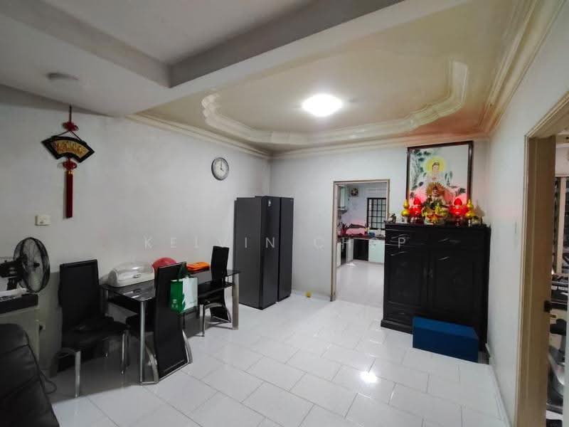 2-storey Terraced House for Sale in Taman Johor Jaya (Johor Bahru) - Kelvin Chop - Living Room - PropertyGuru.com.my