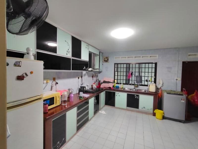 2-storey Terraced House for Sale in Taman Johor Jaya (Johor Bahru) - Kelvin Chop - Kitchen - PropertyGuru.com.my