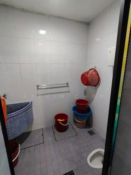 2-storey Terraced House for Sale in Taman Johor Jaya (Johor Bahru) - Kelvin Chop - Bathroom - PropertyGuru.com.my