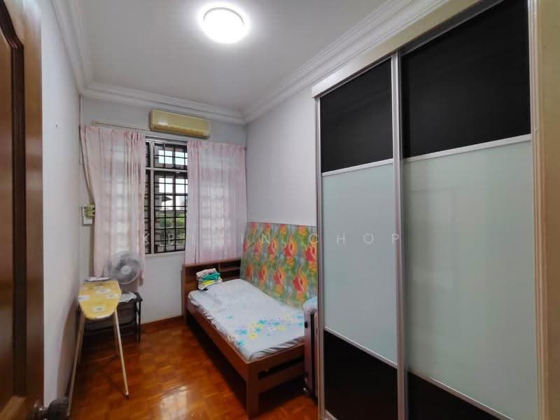 2-storey Terraced House for Sale in Taman Johor Jaya (Johor Bahru) - Kelvin Chop - Bedroom - PropertyGuru.com.my