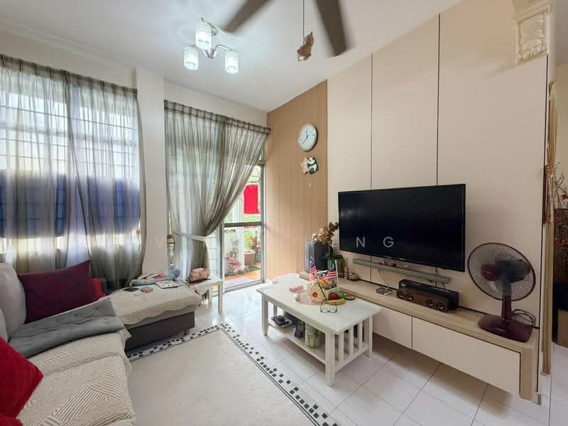 Pangsapuri untuk Dijual di Taman Cheng Ria - Vinc Pheng - Living Room - PropertyGuru.com.my
