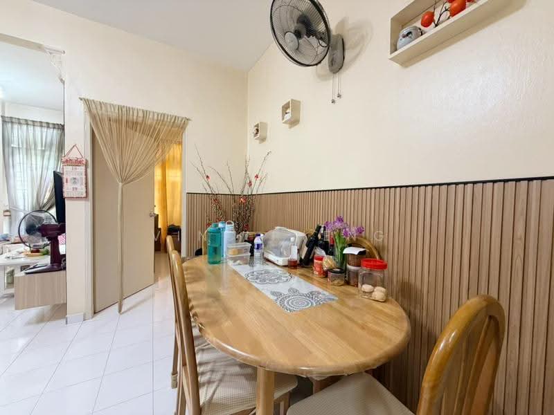 Pangsapuri untuk Dijual di Taman Cheng Ria - Vinc Pheng - Dining Room - PropertyGuru.com.my