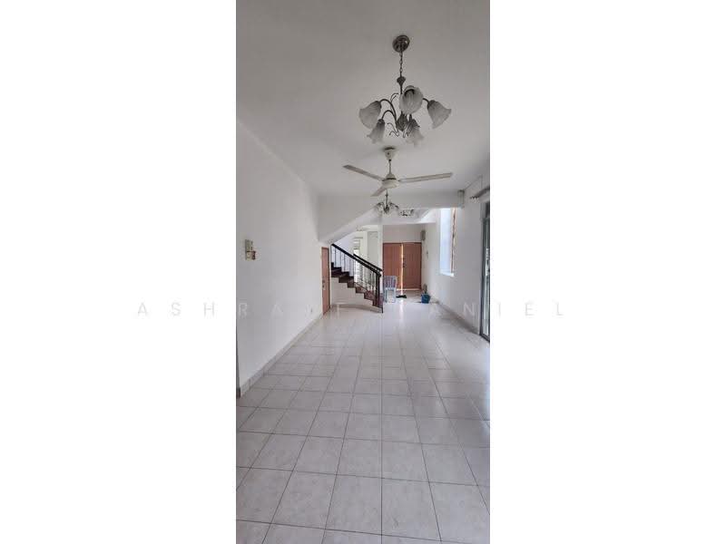 Rumah Banglo untuk Dijual di Bandar Seri Putra (Bangi) - Ashraff Daniel - Living Room - PropertyGuru.com.my